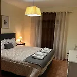 Сasa de vacaciones Alojamento, Chelas Rural Al *